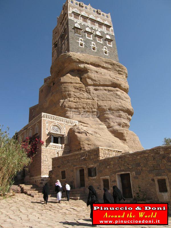 Yemen - Wadi Dhahr (il palazzo sulla roccia) - 25.jpg